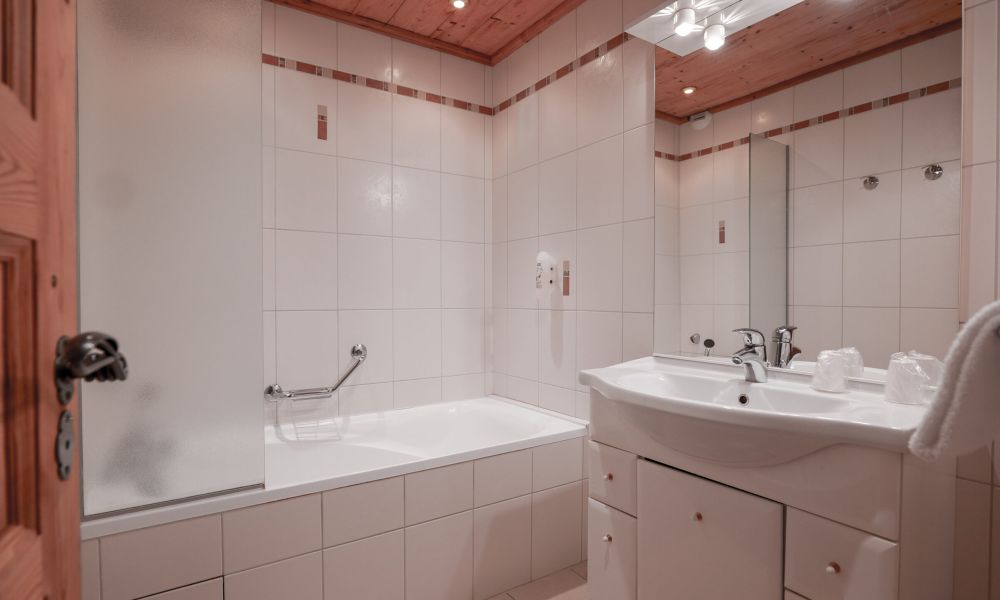 Salle de bain hôtel des deux gares